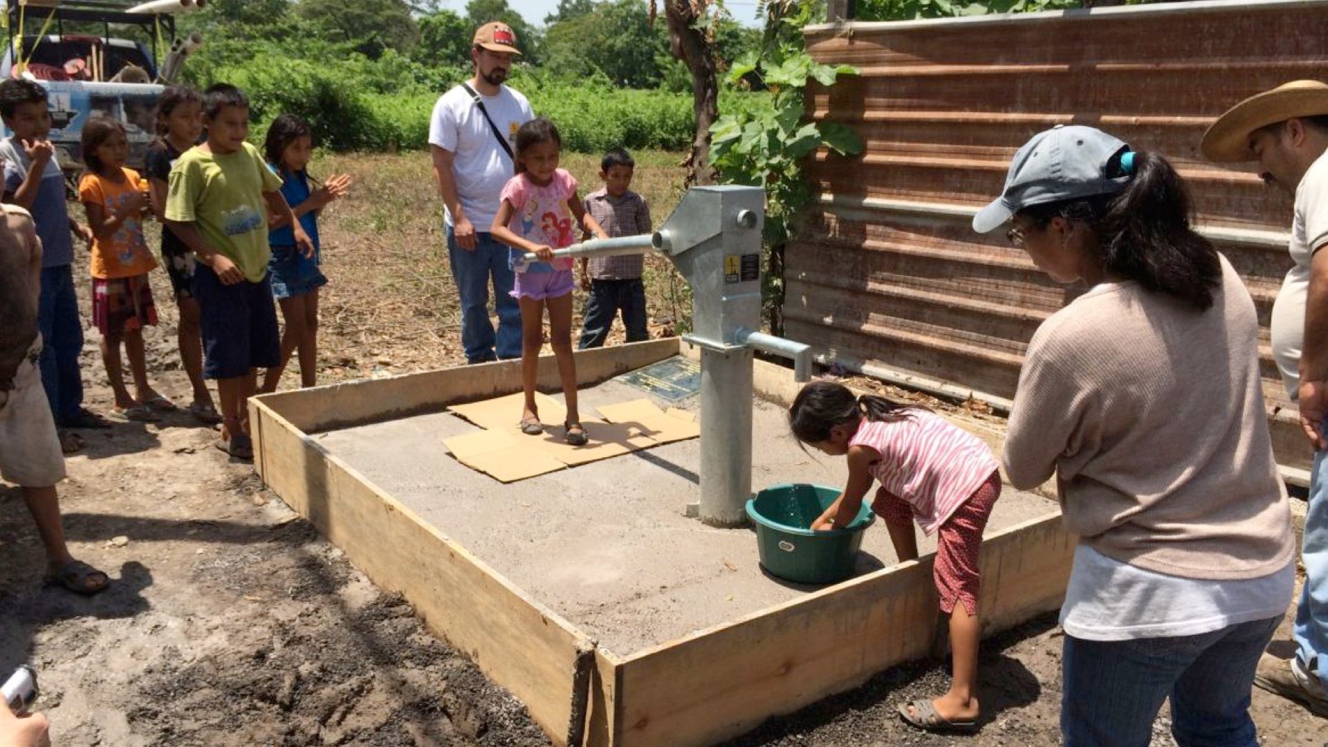 Picture of the well in Guatemala